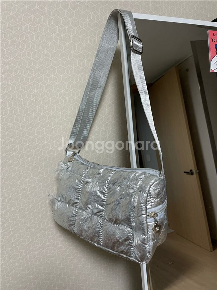 실버 퀄팅 크로스백--0