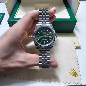 롤렉스 데이저스트 41MM 녹판 판매합니다.