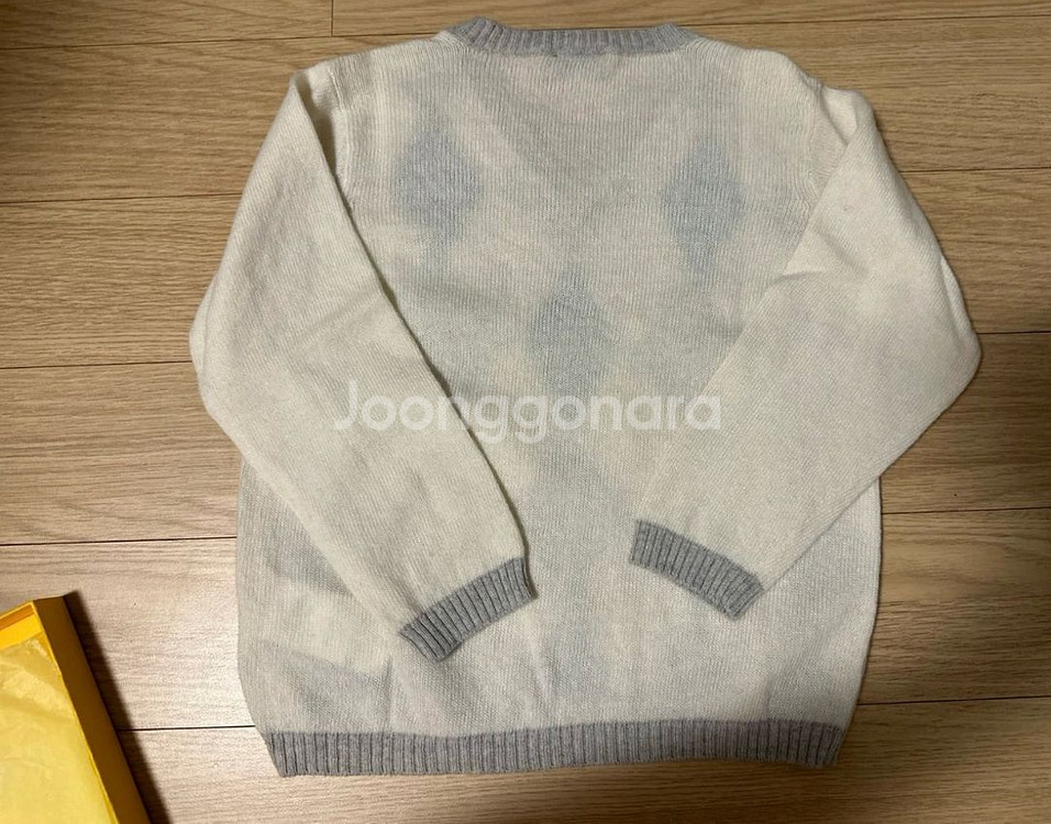 FENDI 펜디 키즈니트 사이즈 100-110정도--2