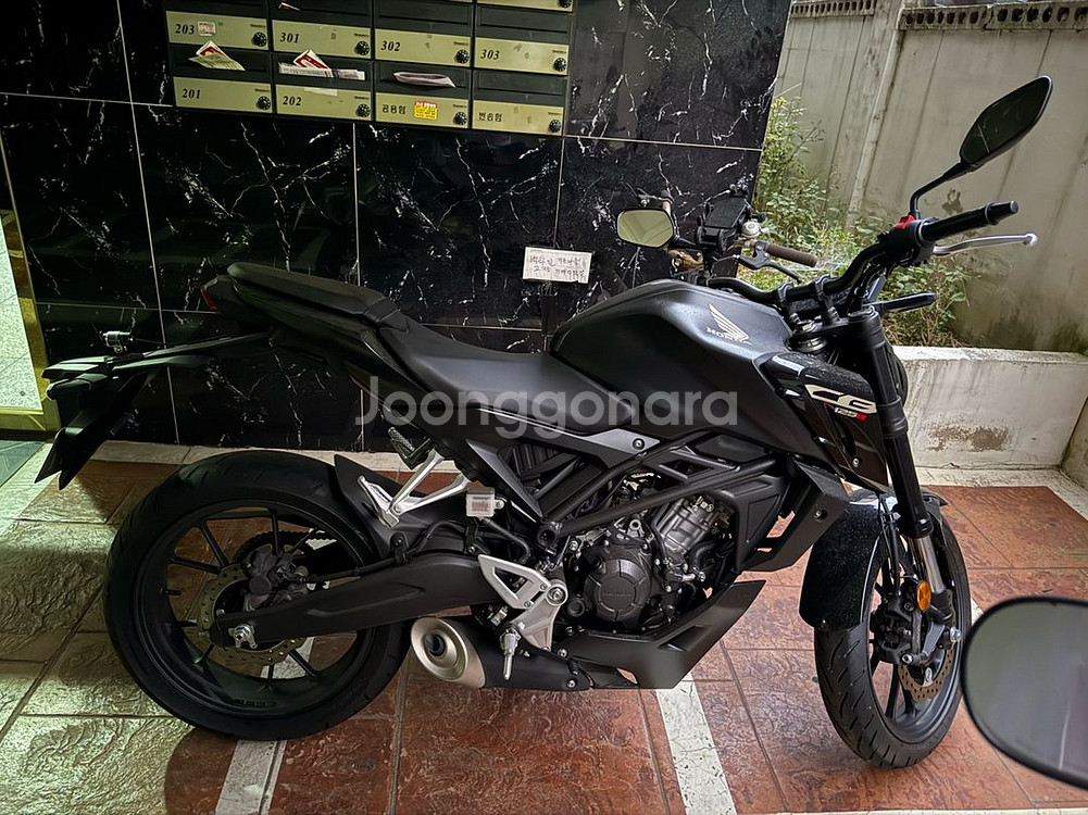 혼다 2025cb125r 신차급 판매 합니다.--2
