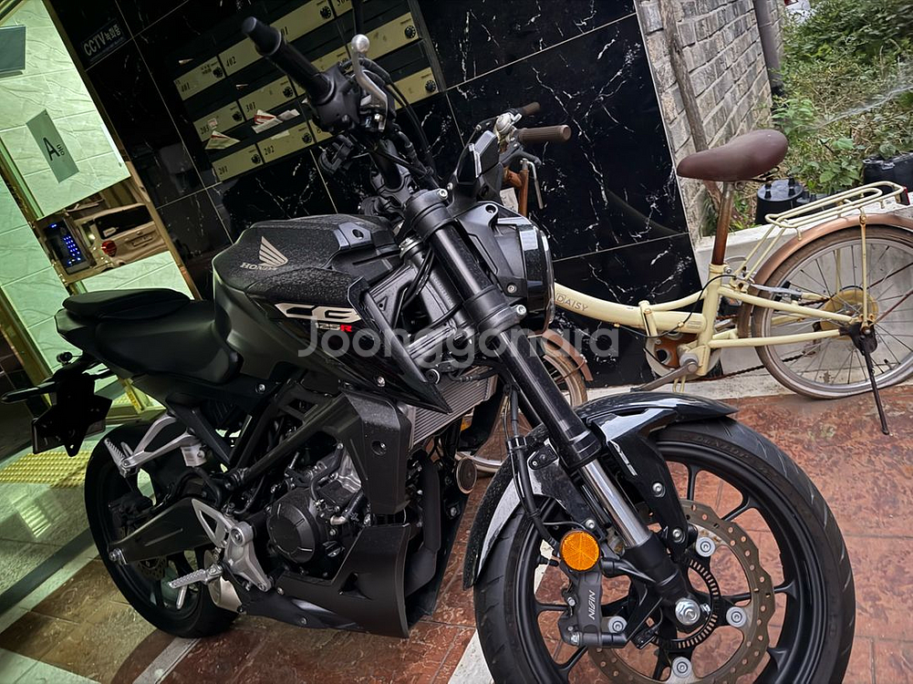 혼다 2025cb125r 신차급 판매 합니다.--0