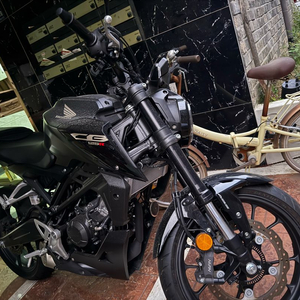혼다 2025cb125r 신차급 판매 합니다.