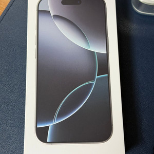 아이폰 16프로 화이트 128GB 자급제 판매합니다.
