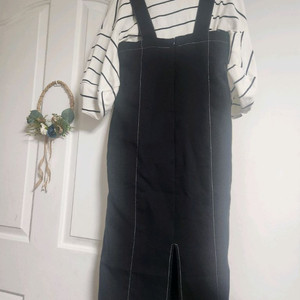 티셔츠+벨트+멜빵원피스