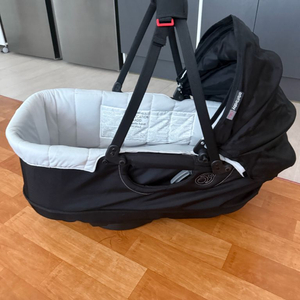 Orbit baby G5 요람