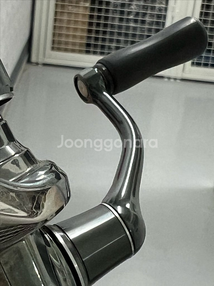 시마노 22스텔라 c2000s 윤성정품 판매합니다.--3
