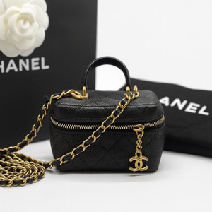 31번대 / 샤넬 캐비어 금장 베니티 샤넬로고참