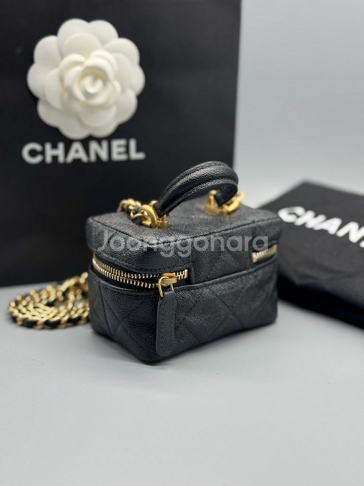 31번대 / 샤넬 캐비어 금장 베니티 샤넬로고참--2