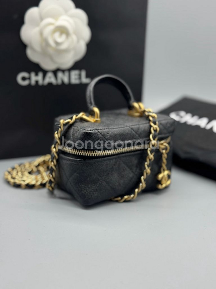 31번대 / 샤넬 캐비어 금장 베니티 샤넬로고참--3