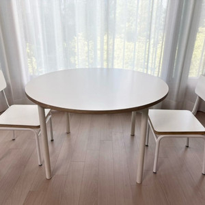 비아인키노 위키노 키즈 테이블 세트