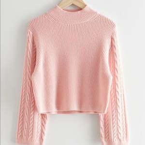 앤아더스토리즈 크롭 니트