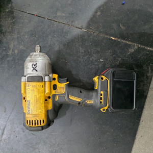 디월트 하이토크 충전 임팩 팝니다.