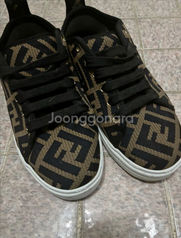 정품 풀박 펜디 FF 스니커즈 38사이즈--3