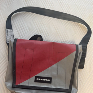 프라이탁 메신저백 덱스터