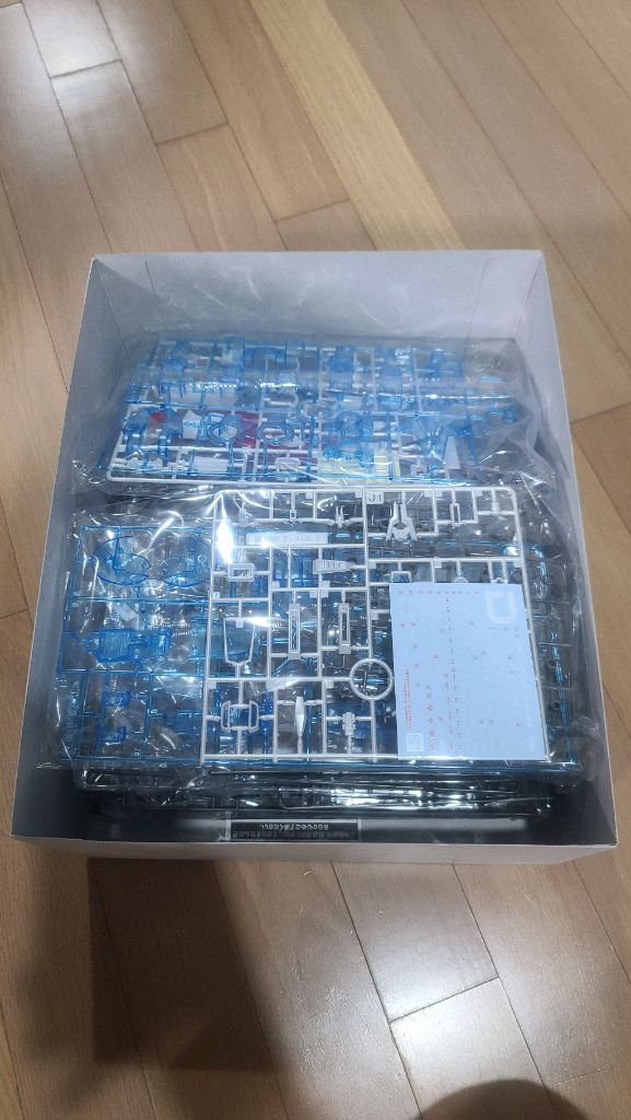 택포 건담 마크5 클리어 판매합니다.--1