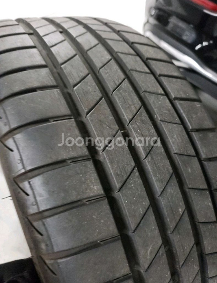 브릿지스톤 t005 225 45 17 골프8 순정타이어--1