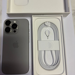 아이폰 16pro 512g 내추럴 티타늄 + 에어팟3