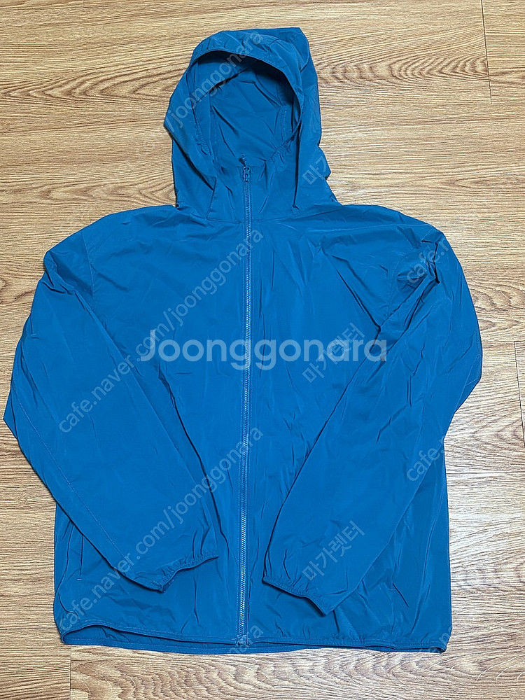 유니클로 포켓터블 uv 경량 바람막이(블루,검정,남색)--0