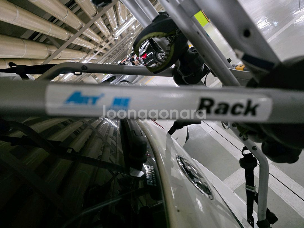 버즈랙 3대용 후미 자전거 캐리어 25만원--2