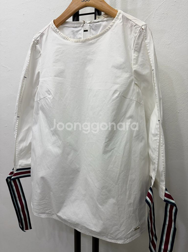 정품) 테드베이커 여성 스트라이프 리본 디테일 블라우스--1