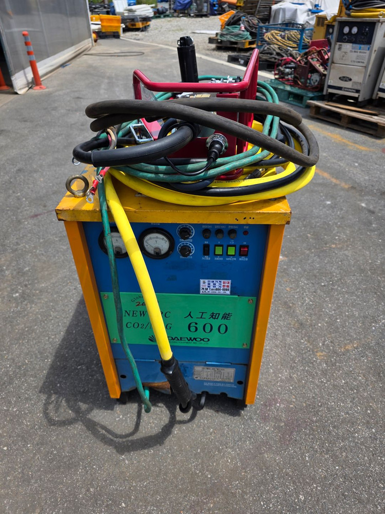 대우 SCR CO2용접기 600A 중고용접기--1