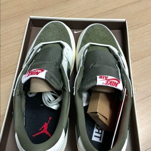 조던 1 트래비스 스캇 OG SP 리버스올리브 270