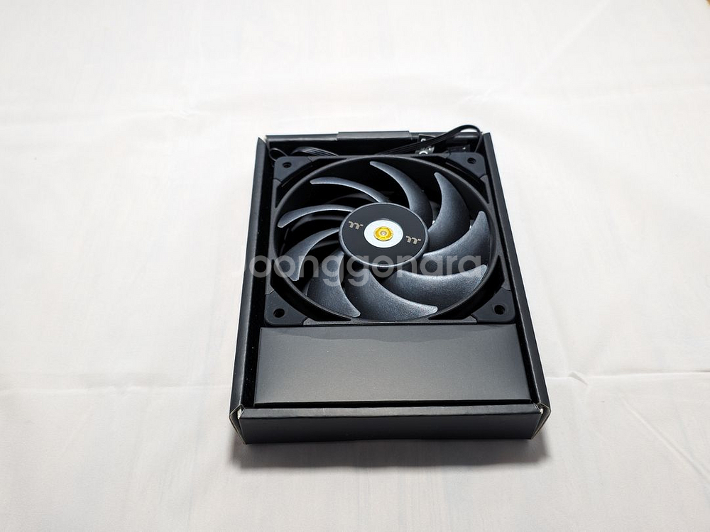 써멀테이크 TOUGHFAN 12 Pro 2개 일괄 판매--2
