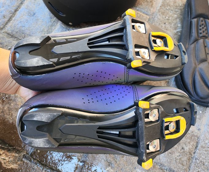 클릿 클릿 슈즈 세트 팝니다 이미지