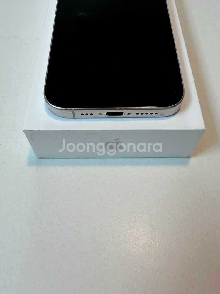 아이폰 15 프로 화이트 티타늄 128G--9