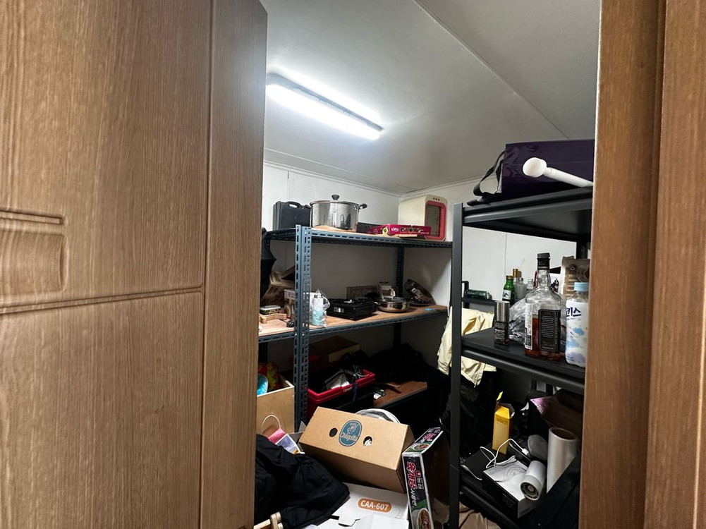 테라스있는 컨테이너 사무실 두동 판매합니다.--8