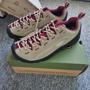 킨 재스퍼 285사이즈 새상품 판매합니다.