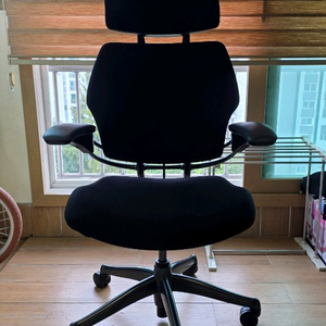 휴먼스케일 프리덤 페브릭 의자 판매합니다