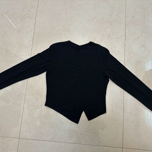 뮬라웨어 웨이브 스티치 크롭 롱 슬리브 M