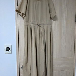베이지색 바스락 플리츠 원피스 무료배송