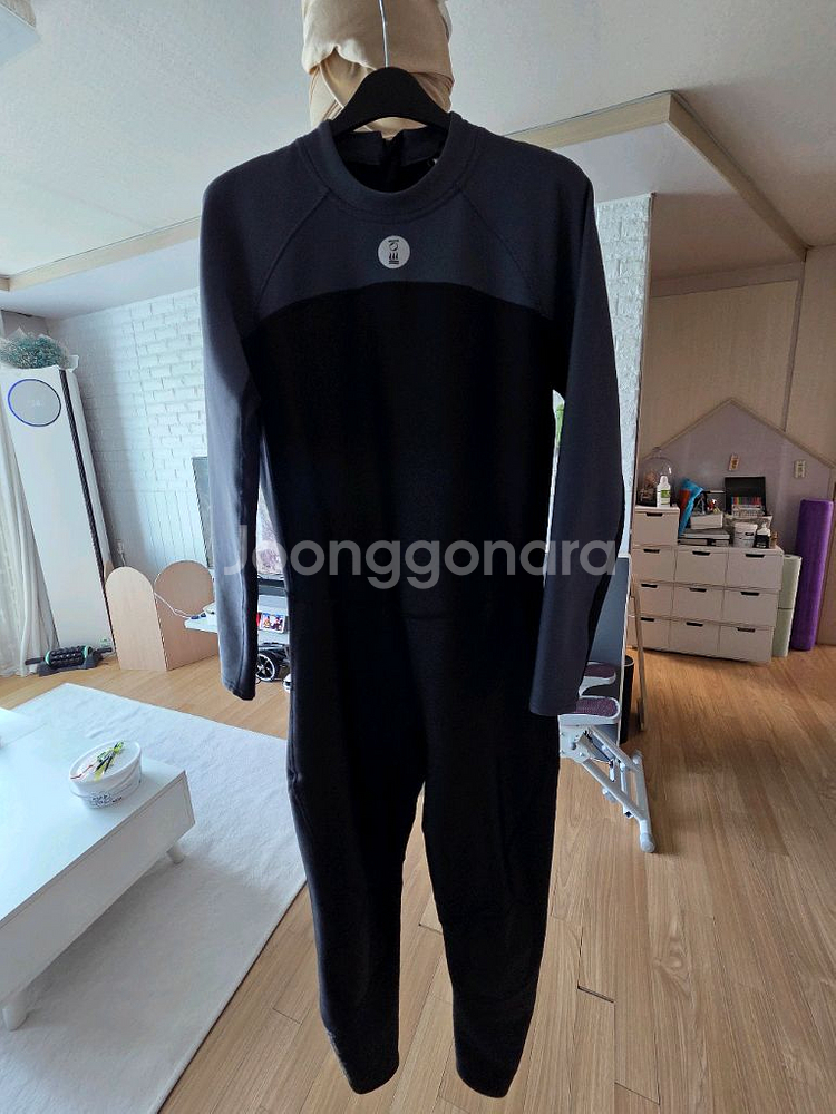 포스엘리먼트 써모클라인 남성 전신 M사이즈 판매합니다.--0