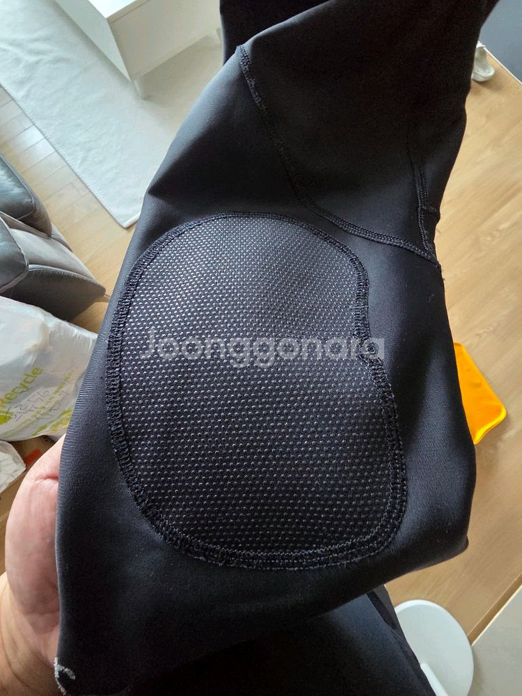 포스엘리먼트 써모클라인 남성 전신 M사이즈 판매합니다.--2