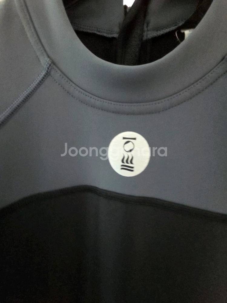 포스엘리먼트 써모클라인 남성 전신 M사이즈 판매합니다.--4