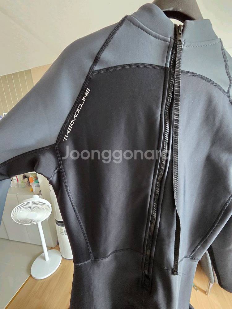 포스엘리먼트 써모클라인 남성 전신 M사이즈 판매합니다.--6