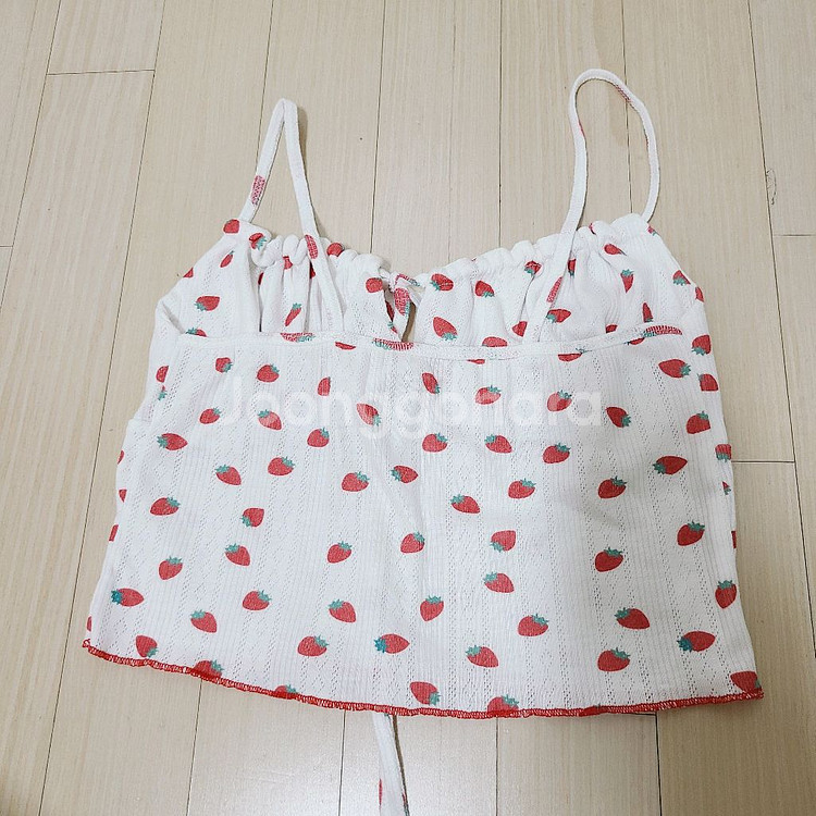 여성 프리사이즈 (새상품) 귀여운 딸기 끈나시 파자마--1