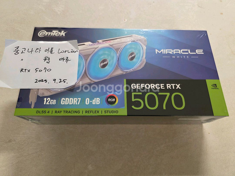 이엠텍 RTX 5070 미라클 화이트 그래픽카드 미개봉--0