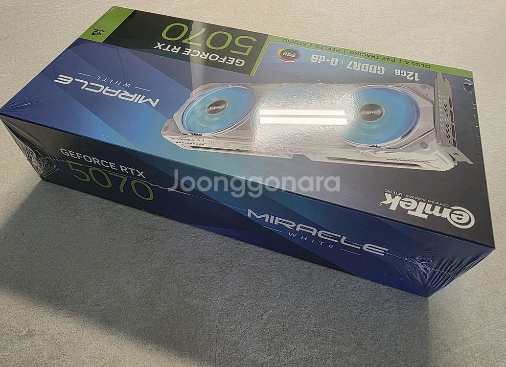 이엠텍 RTX 5070 미라클 화이트 그래픽카드 미개봉--3