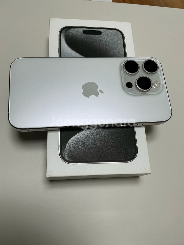 아이폰 15프로 256G 실버 S급--10