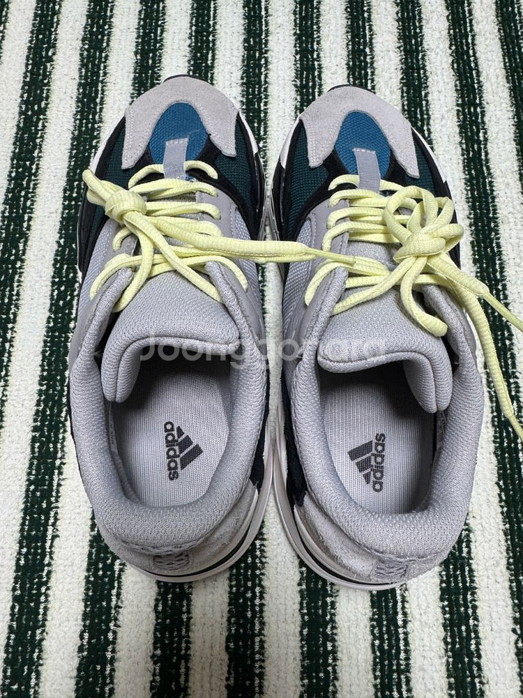 아디다스 이지 부스트 700 웨이브 러너 솔리드 그레이--1