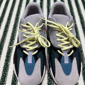 아디다스 이지 부스트 700 웨이브 러너 솔리드 그레이