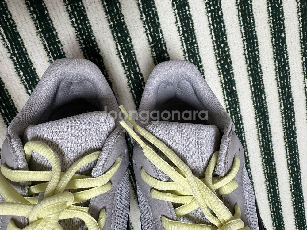 아디다스 이지 부스트 700 웨이브 러너 솔리드 그레이--2