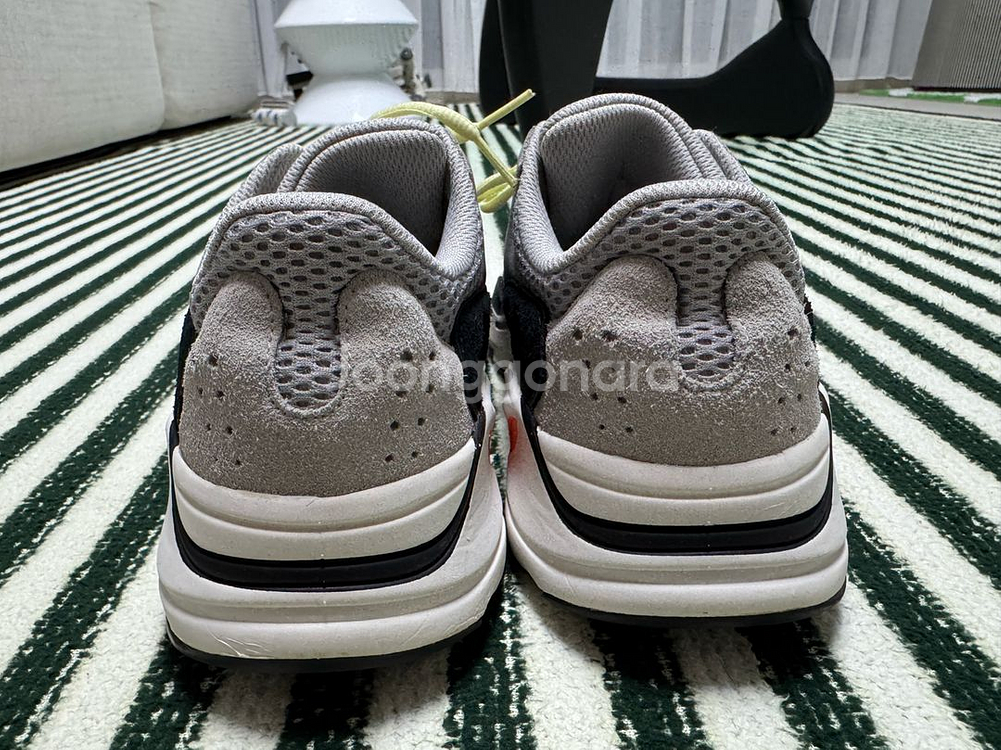 아디다스 이지 부스트 700 웨이브 러너 솔리드 그레이--7