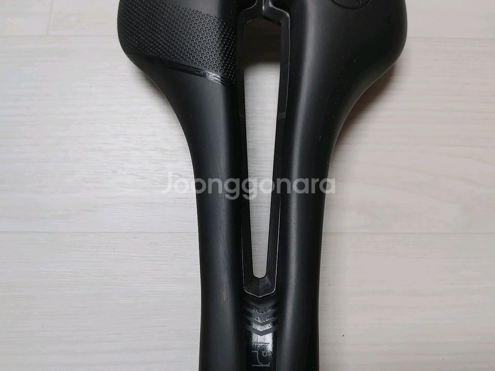 시마노 프로 그리폰 안장 152미리 판매합니다.--2