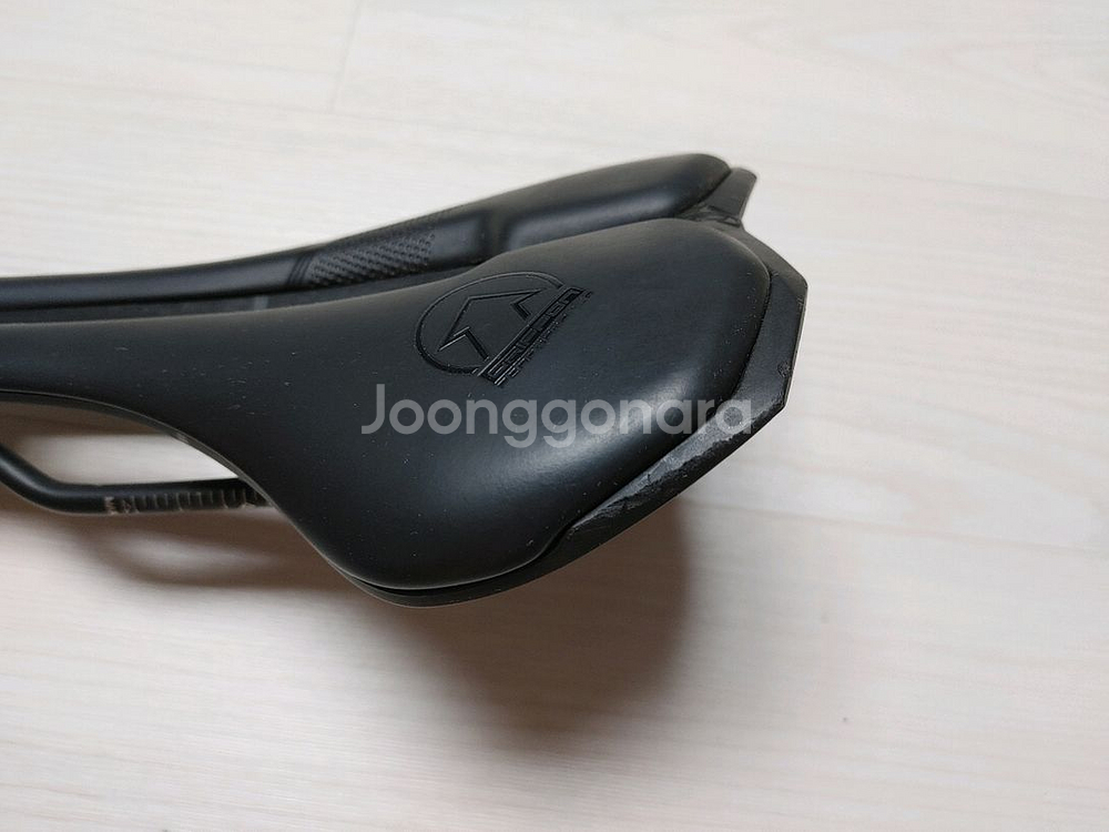 시마노 프로 그리폰 안장 152미리 판매합니다.--6