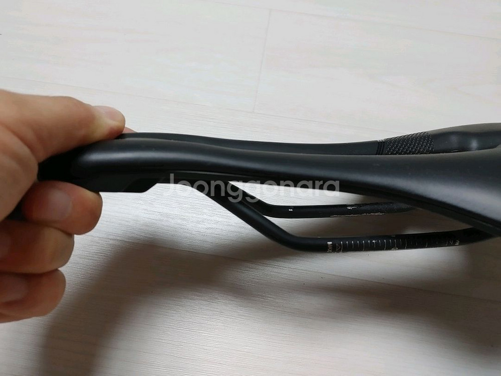 시마노 프로 그리폰 안장 152미리 판매합니다.--5