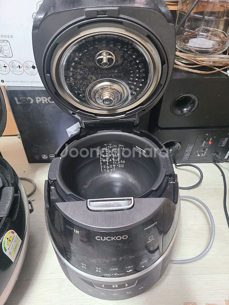 쿠쿠 10인용 밥솥--1